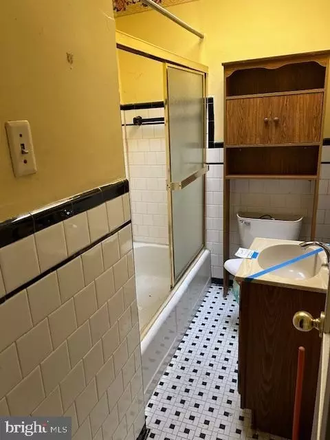 Bath - 3910 Rokeby Rd, Baltimore, MD 21229 photo 1 of 1