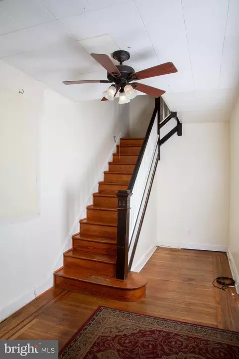 Entry Way - 113 S Wickham Rd, Baltimore, MD 21229 photo 1 of 6