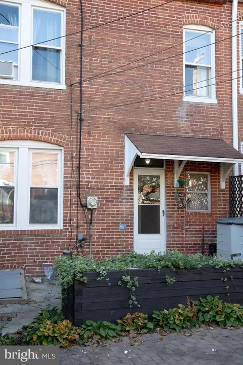 Exterior - 113 S Wickham Rd, Baltimore, MD 21229 photo 4 of 6
