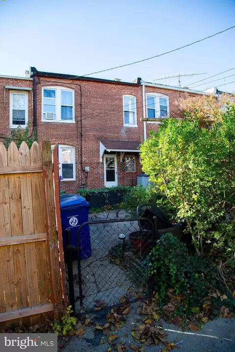 Exterior - 113 S Wickham Rd, Baltimore, MD 21229 photo 5 of 6