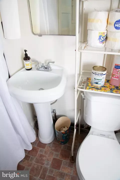 Bath - 113 S Wickham Rd, Baltimore, MD 21229 photo 4 of 4