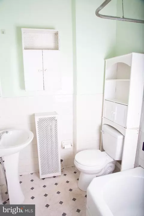 Bath - 113 S Wickham Rd, Baltimore, MD 21229 photo 1 of 4