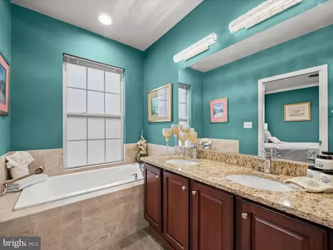 Bath - 3300 Clyde St, Baltimore, MD 21224 photo 3 of 6