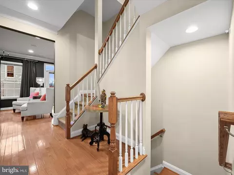 Entry Way - 3300 Clyde St, Baltimore, MD 21224 photo 3 of 5