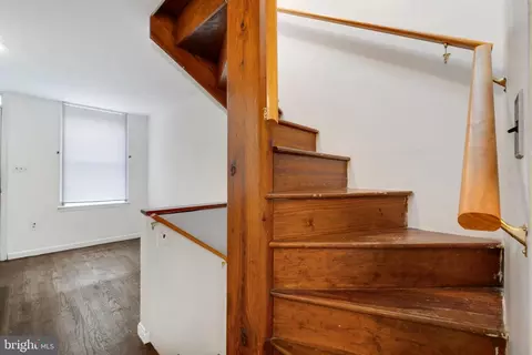 Entry Way - 646 Dover St, Baltimore, MD 21230 photo 4 of 7