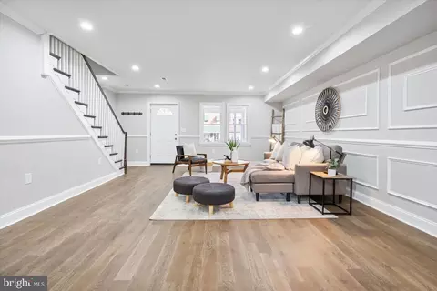 Living - 808 N Augusta Ave, Baltimore, MD 21229 photo 4 of 4