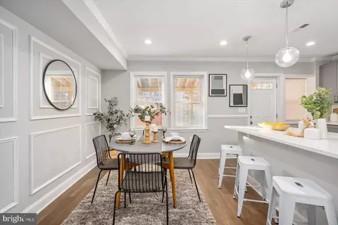 Dining - 808 N Augusta Ave, Baltimore, MD 21229 photo 1 of 2