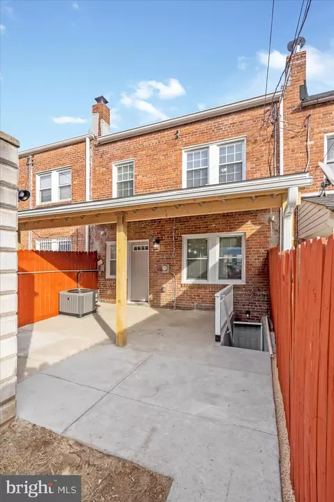 Exterior - 808 N Augusta Ave, Baltimore, MD 21229 photo 3 of 7