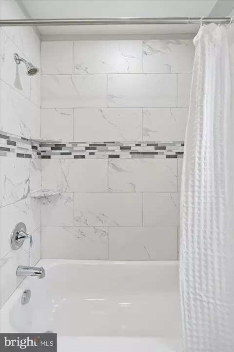 Bath - 808 N Augusta Ave, Baltimore, MD 21229 photo 6 of 6