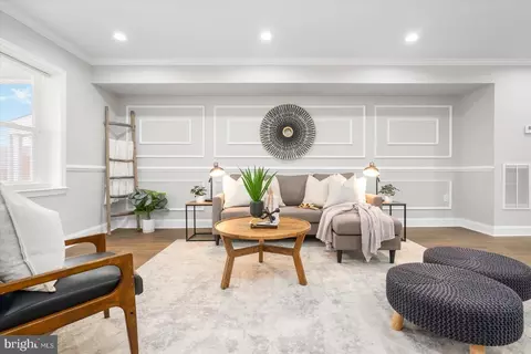 Living - 808 N Augusta Ave, Baltimore, MD 21229 photo 1 of 4