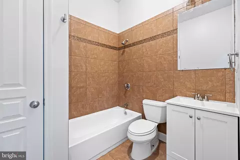 Bath - 1510 N Bond St, Baltimore, MD 21213 photo 1 of 1