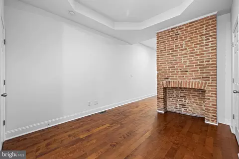 Living - 1510 N Bond St, Baltimore, MD 21213 photo 3 of 5