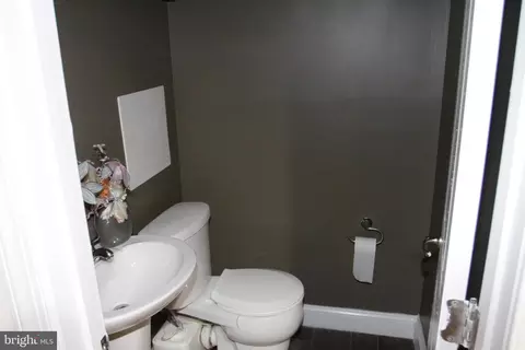 Bath - 4511 Cherry Way, Baltimore, MD 21229 photo 2 of 4