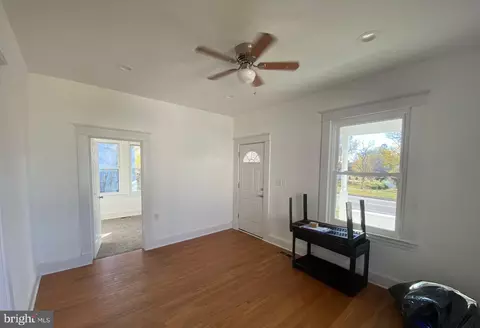 Entry Way - 6203 Mcclean Blvd, Baltimore, MD 21214 photo 1 of 6