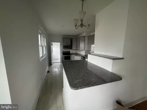 Entry Way - 6203 Mcclean Blvd, Baltimore, MD 21214 photo 2 of 6