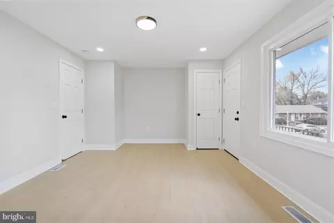 Entry Way - 5000 Anthony Ave, Baltimore, MD 21206 photo 5 of 6