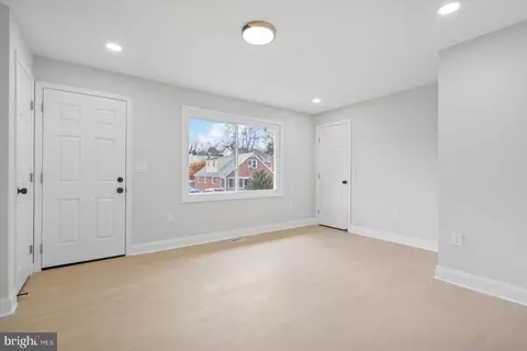 Entry Way - 5000 Anthony Ave, Baltimore, MD 21206 photo 4 of 6