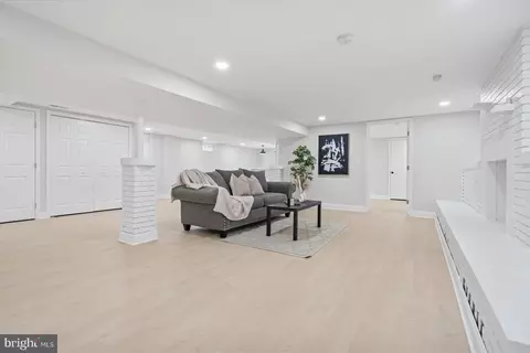 Living - 5000 Anthony Ave, Baltimore, MD 21206 photo 4 of 6