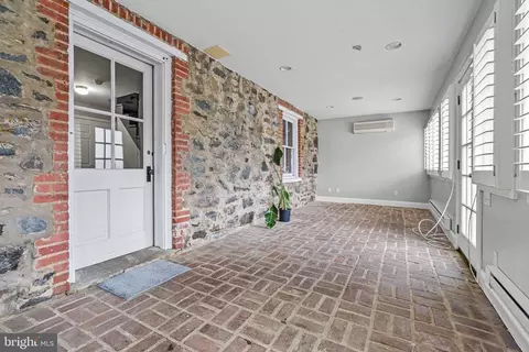 2435 Pickwick Rd, Baltimore, MD 21207 photo 22