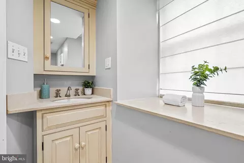 2435 Pickwick Rd, Baltimore, MD 21207 photo 18