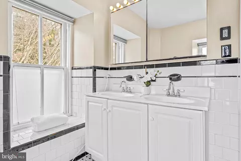 2435 Pickwick Rd, Baltimore, MD 21207 photo 15