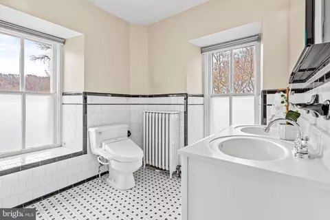 2435 Pickwick Rd, Baltimore, MD 21207 photo 13