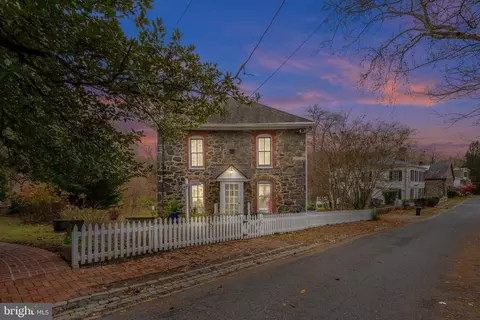2435 Pickwick Rd, Baltimore, MD 21207