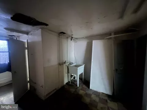 Entry Way - 2811 E Federal St, Baltimore, MD 21213 photo 8 of 11