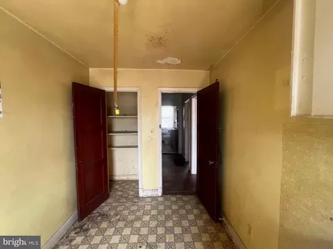 Entry Way - 2811 E Federal St, Baltimore, MD 21213 photo 5 of 11