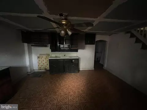 Entry Way - 2811 E Federal St, Baltimore, MD 21213 photo 9 of 11