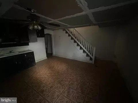 Entry Way - 2811 E Federal St, Baltimore, MD 21213 photo 10 of 11