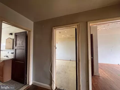 Entry Way - 2811 E Federal St, Baltimore, MD 21213 photo 1 of 11