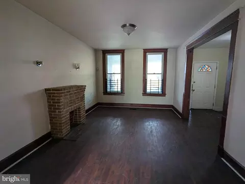 Living - 3105 Lawnview Ave, Baltimore, MD 21213 photo 2 of 4