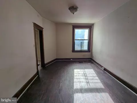 Living - 3105 Lawnview Ave, Baltimore, MD 21213 photo 4 of 4