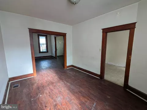 Living - 3105 Lawnview Ave, Baltimore, MD 21213 photo 3 of 4