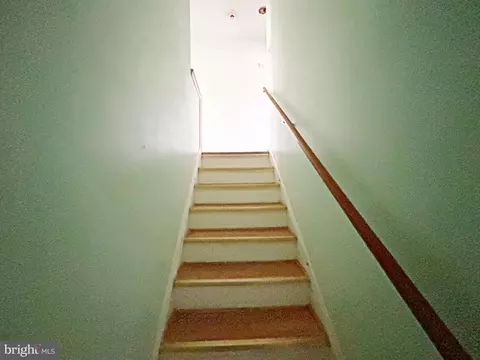 Entry Way - 443 Roundview Rd, Baltimore, MD 21225 photo 1 of 2