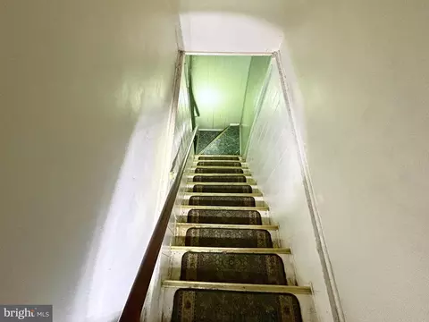 Entry Way - 443 Roundview Rd, Baltimore, MD 21225 photo 2 of 2