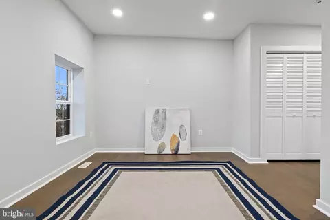 Entry Way - 2233 E Fayette St, Baltimore, MD 21231 photo 11 of 13