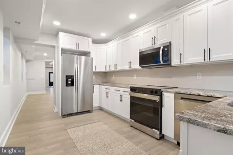 Entry Way - 2233 E Fayette St, Baltimore, MD 21231 photo 5 of 13