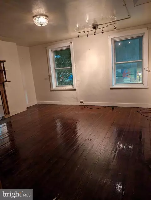 Living - 845 N Howard St, Baltimore, MD 21201 photo 4 of 4