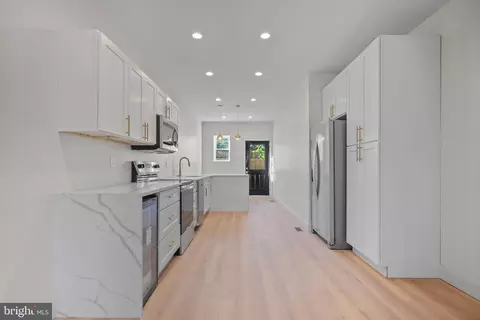 Entry Way - 322 Gilmor St, Baltimore, MD 21223 photo 3 of 7