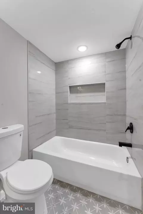 Bath - 4010 Boarman Ave, Baltimore, MD 21215 photo 6 of 6
