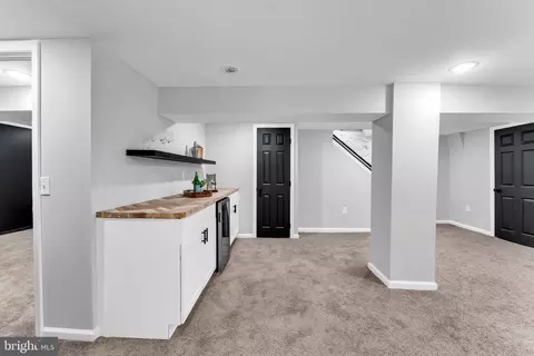 Entry Way - 4010 Boarman Ave, Baltimore, MD 21215 photo 13 of 15