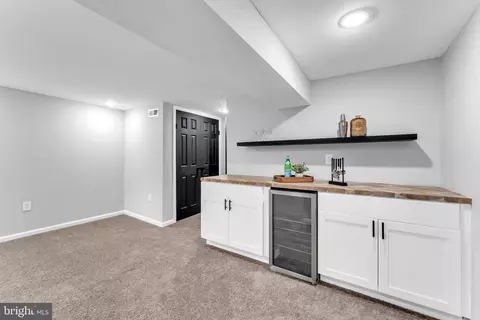 Entry Way - 4010 Boarman Ave, Baltimore, MD 21215 photo 12 of 15