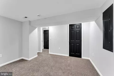 Entry Way - 4010 Boarman Ave, Baltimore, MD 21215 photo 14 of 15