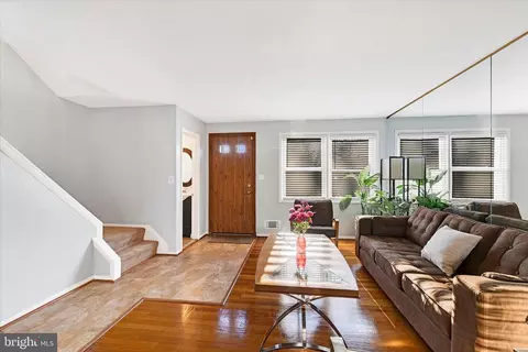4252 Labyrinth Rd, Baltimore, MD 21215 photo 2
