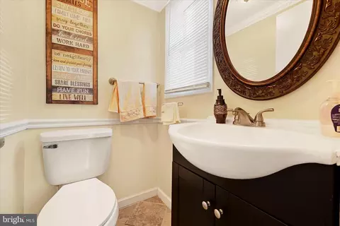 4252 Labyrinth Rd, Baltimore, MD 21215 photo 10
