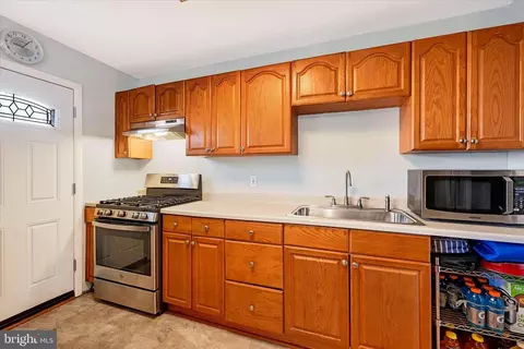 4252 Labyrinth Rd, Baltimore, MD 21215 photo 8