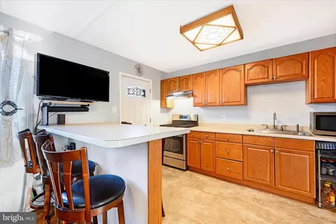 4252 Labyrinth Rd, Baltimore, MD 21215 photo 6