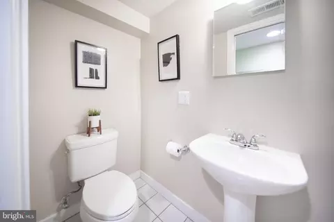 Bath - 131 N Decker Ave, Baltimore, MD 21224 photo 3 of 4
